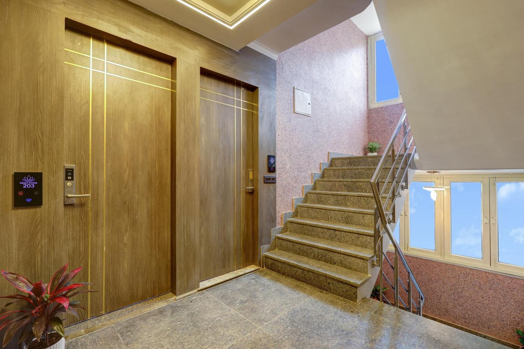 Hotel Armani Suites By Smart Group 뉴델리 외부 사진